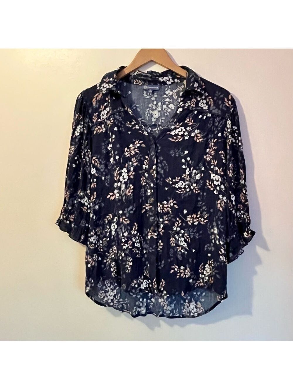 Democracy Floral Sheer Crinkle Button Front Blouse Medium Navy Pink White